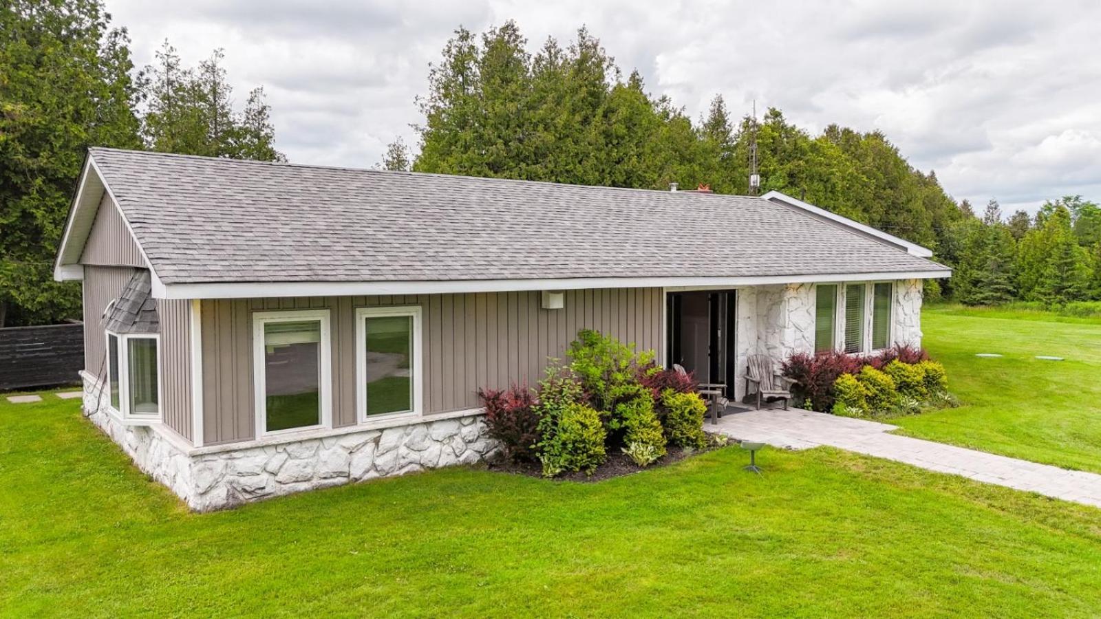 Deer Run Cottage- Golf Course Cottage Kawartha Lakes Dış mekan fotoğraf